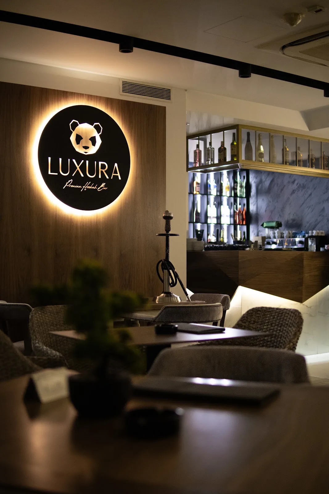 Luxura Bar