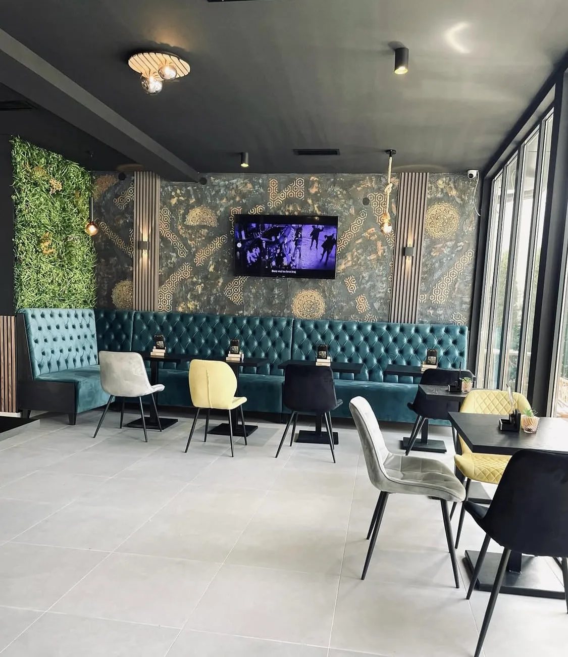 Prestige Lounge Bar - 2