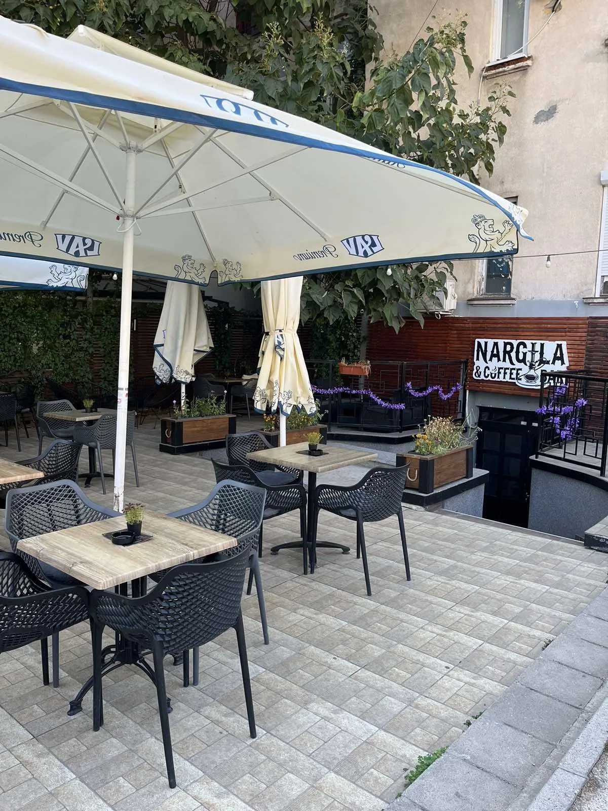Caffe & Nargila Bar - 3