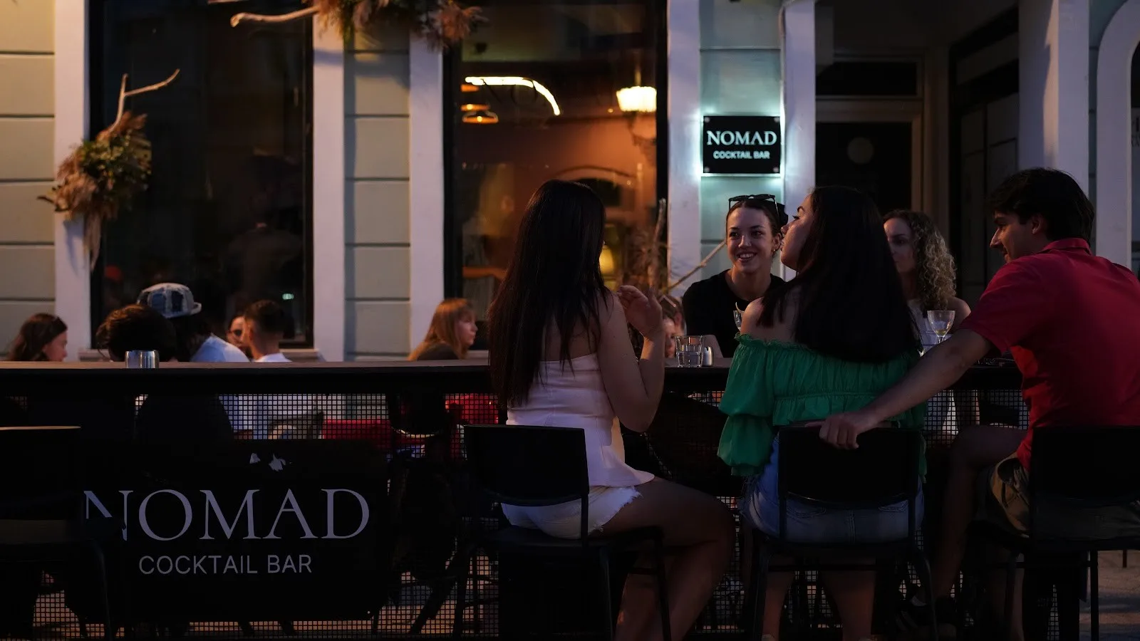Nomad Bar - 1