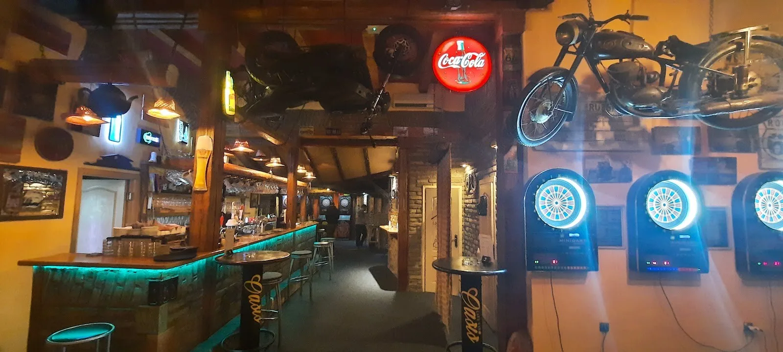 Cafe Bar Oasis - 3