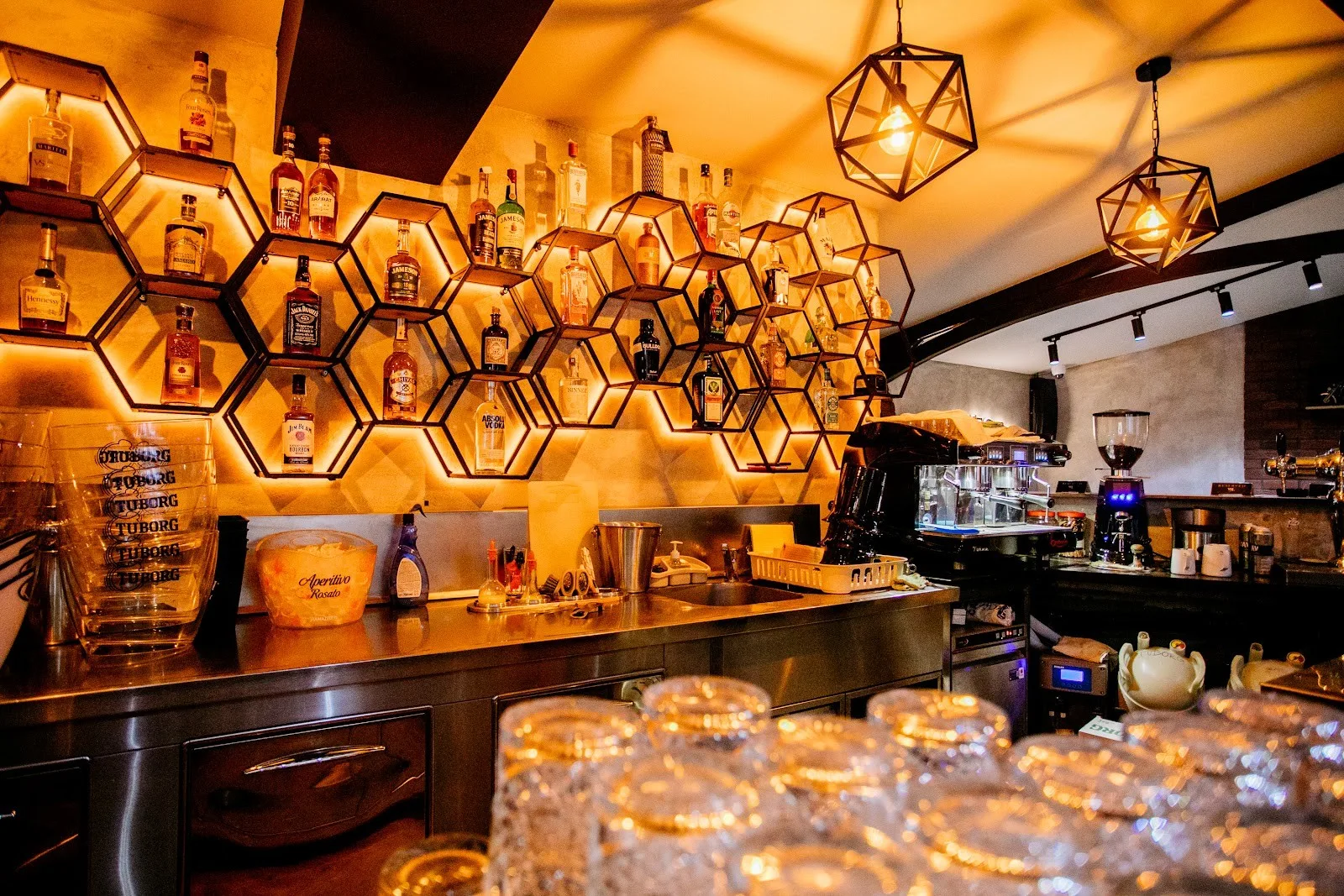 WHITELOUNGE - 1