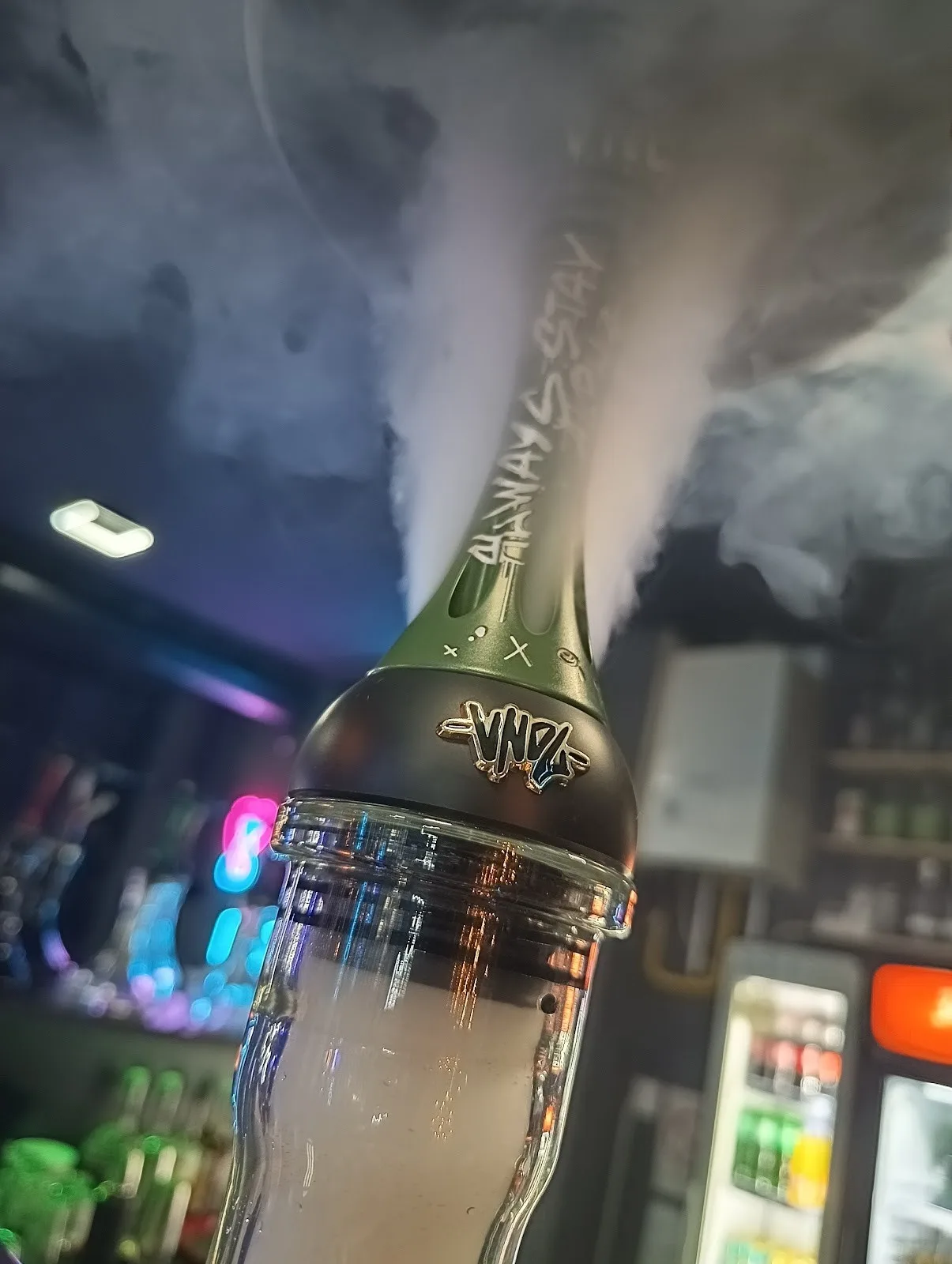NEON Lounge Bar - 4